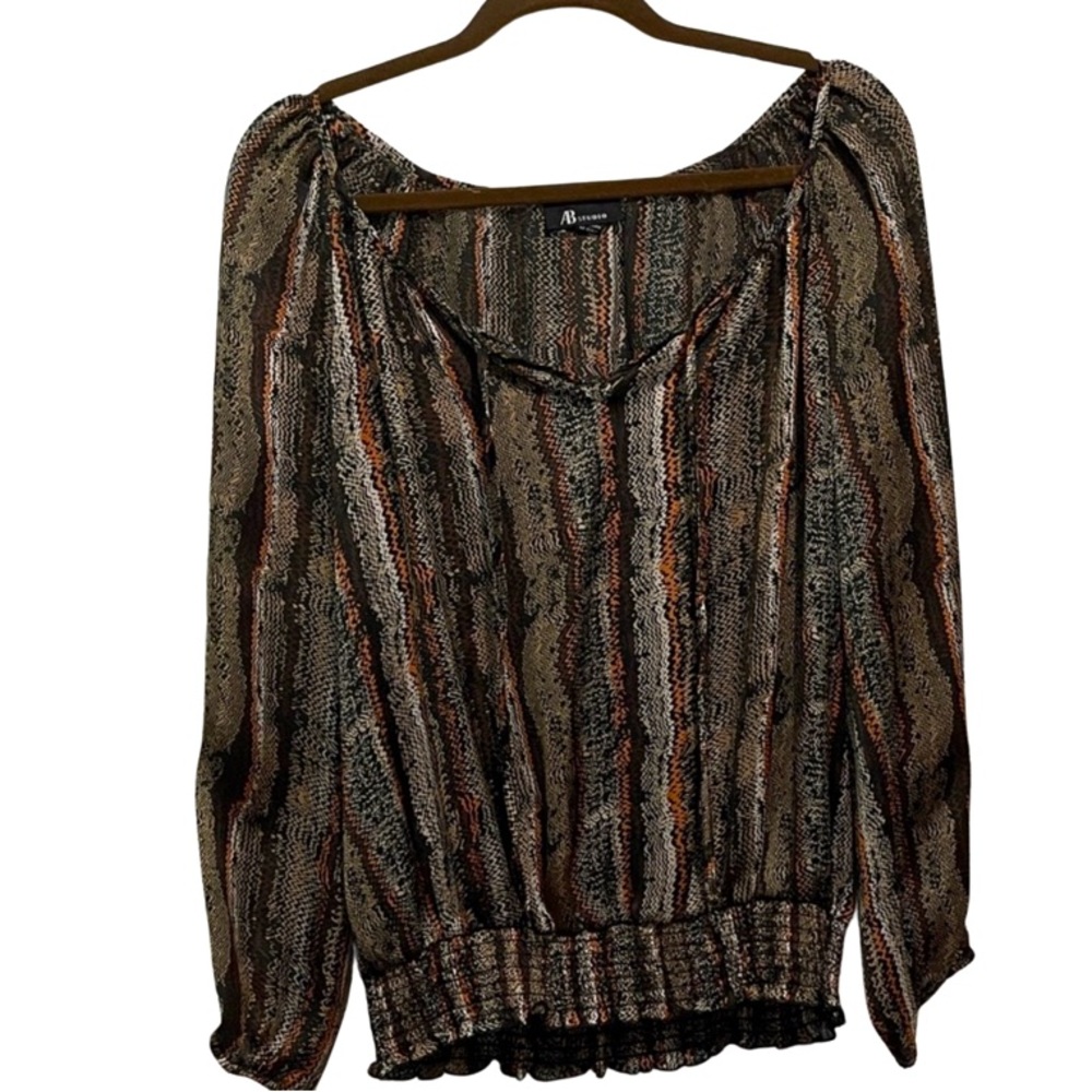 1103 AB Studio Cut Out Flowy Top Size Large